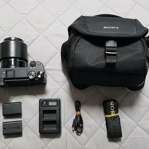 소니 a6400 + SEL50F18 (여친렌즈)