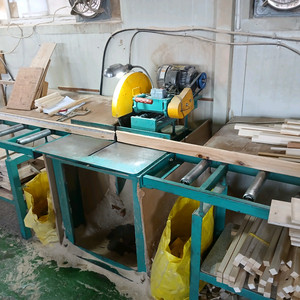 원목 가공용 반자동 원형톱