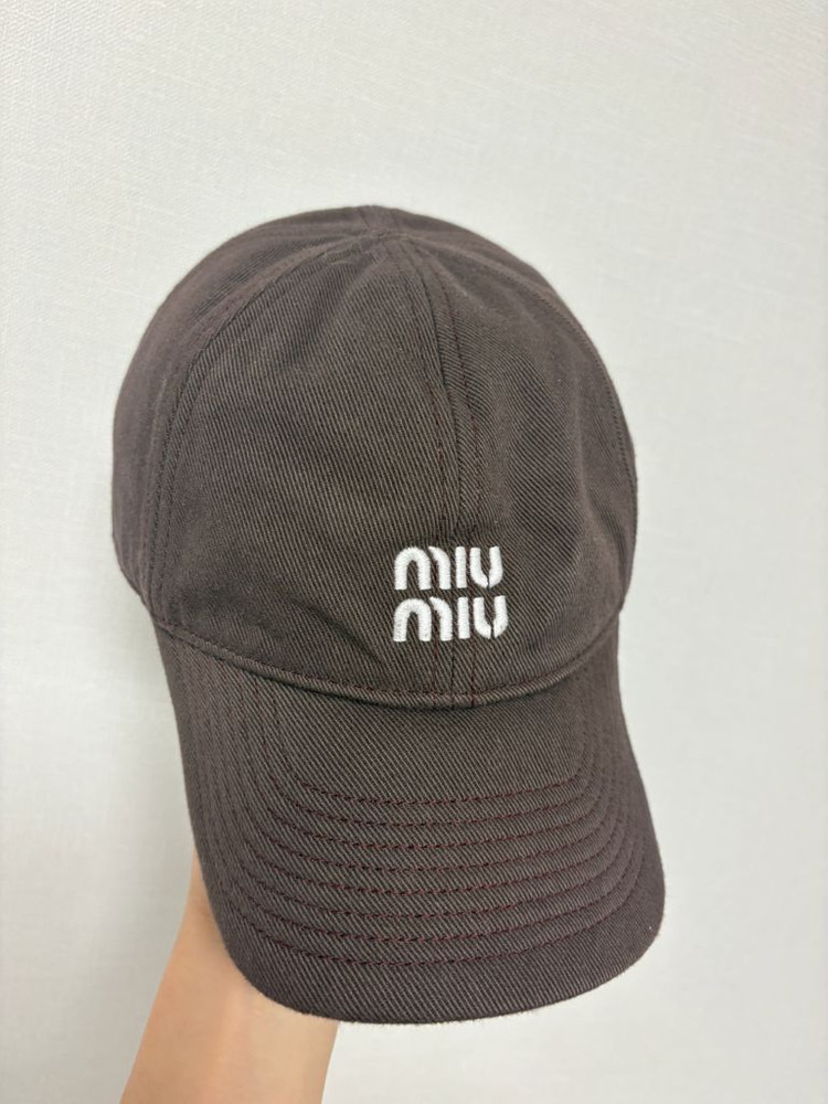 남여공용) 미우미우 모자 볼캡 M 사이즈 ( 대부분 머리 사이즈 가능) 아마란스 컬러 새제품 이미지