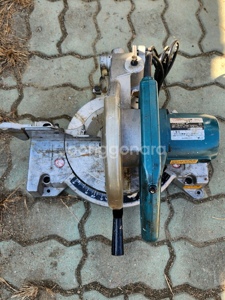 마끼다 10인치 각도절단기 LS1040 일본산 팝니다--0