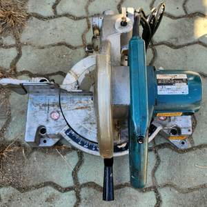 마끼다 10인치 각도절단기 LS1040 일본산 팝니다