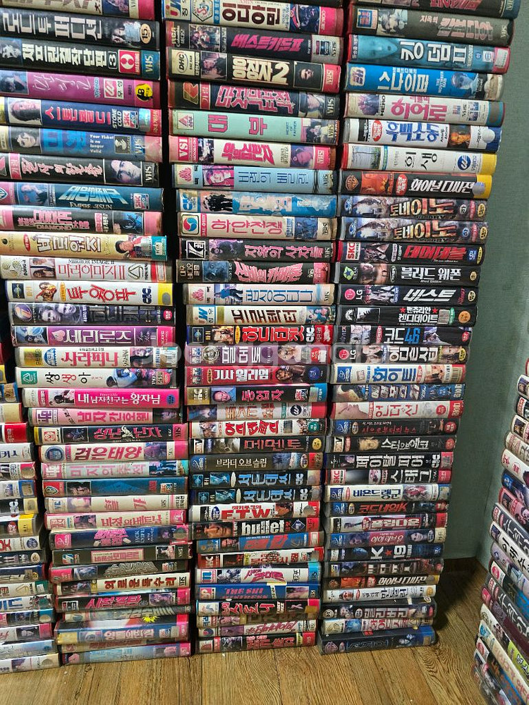 추억의 비디오테이프 3천원에 골라가세요--2