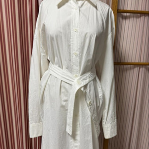 리엘 RE_L 화이트 벨티드 셔츠 미니 원피스