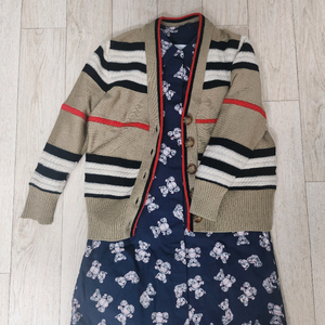 급처.백화점.정품) 버버리키즈4y 가디건(울,캐시미어)