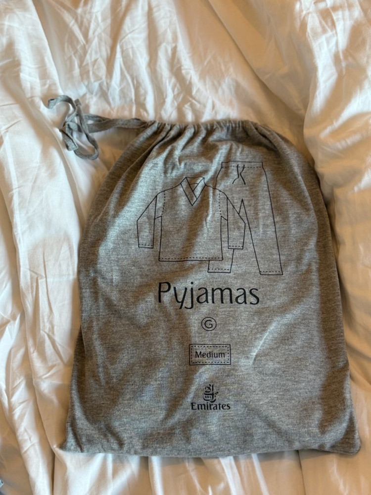 새상품미개봉)에미레이트항공 퍼스트 클래스 기내 라운지웨어 상하세트 남성용--1