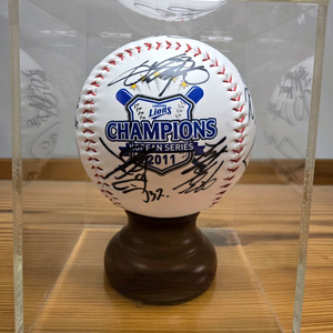 삼성 라이온즈 싸인볼 & 싸인 배트& 이승엽 피규어