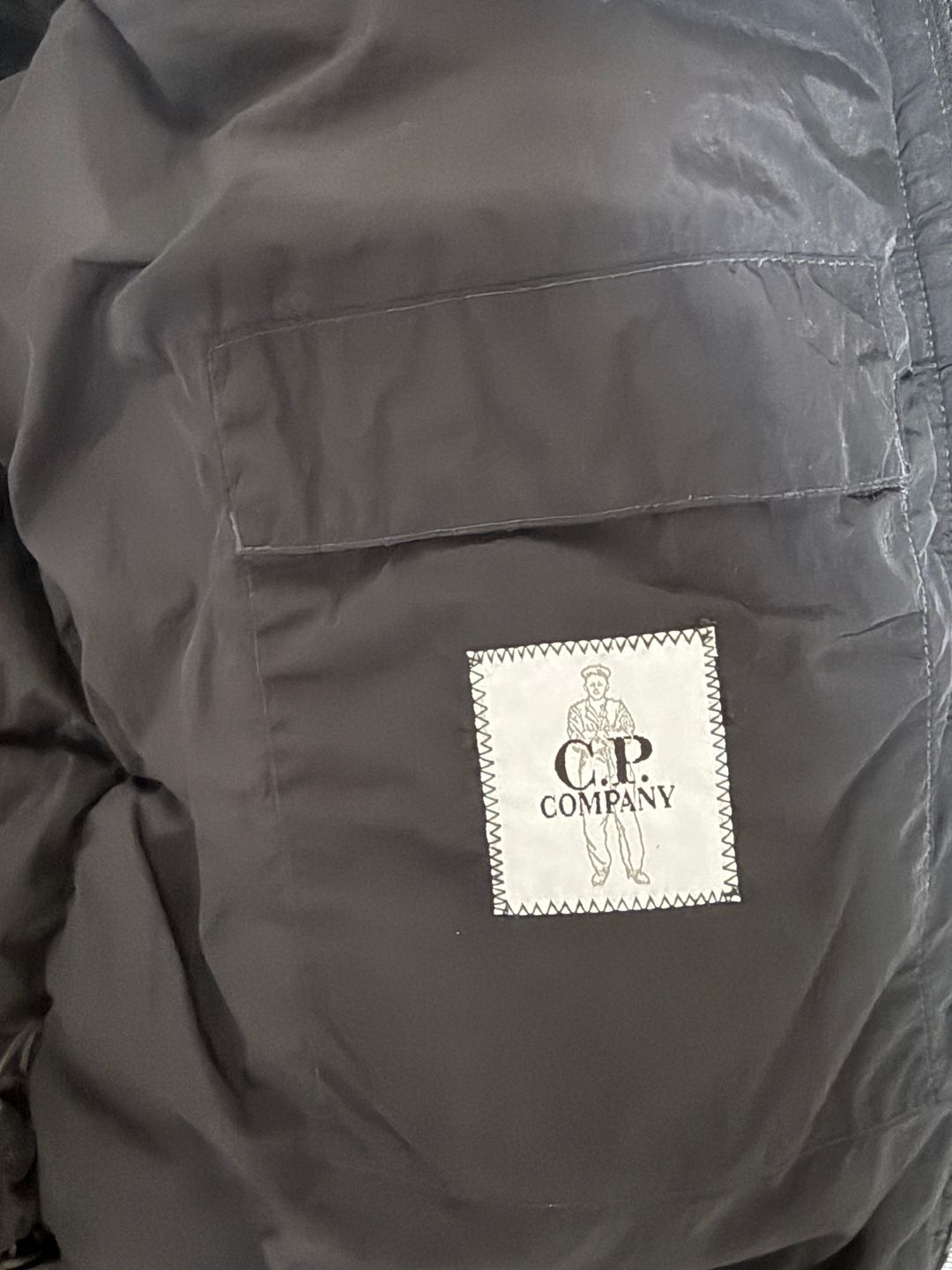 CP컴퍼니 크롬R 패딩 46사이즈