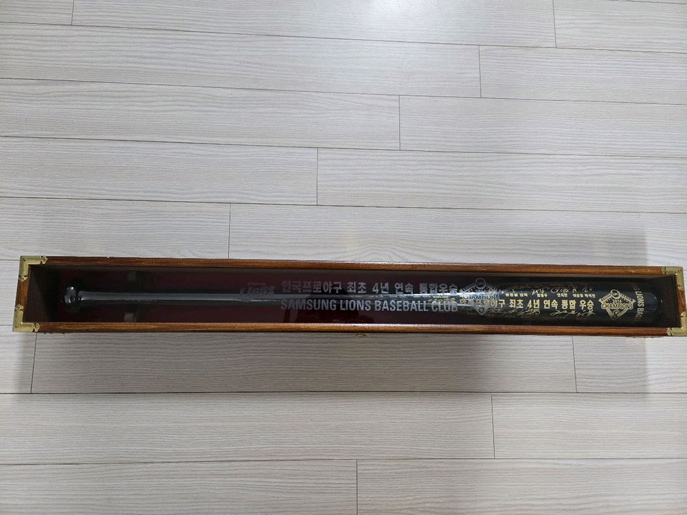 삼성 라이온즈 싸인볼 & 싸인 배트& 이승엽 피규어--2
