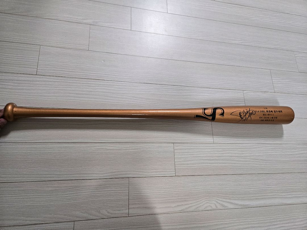 삼성 라이온즈 싸인볼 & 싸인 배트& 이승엽 피규어--6