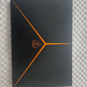 한정판 람보기르니 에디션 레이저블레이드 16 4090