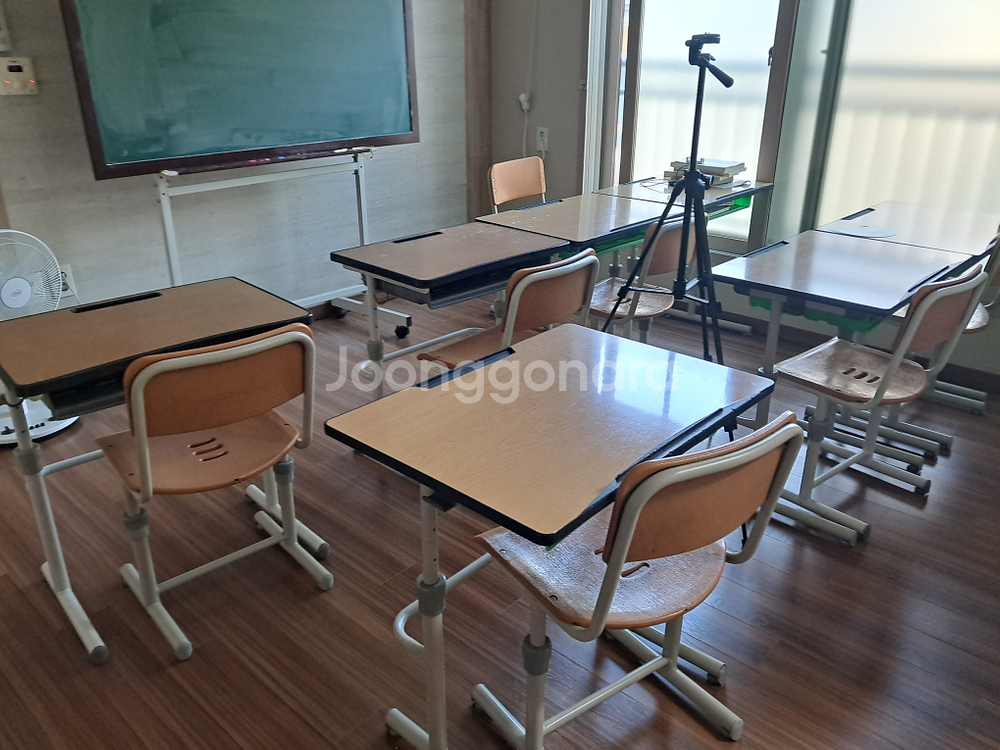 교원 학생책상 의자 세트 + 전자칠판--2