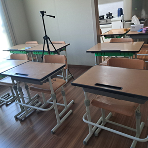교원 학생책상 의자 세트 + 전자칠판
