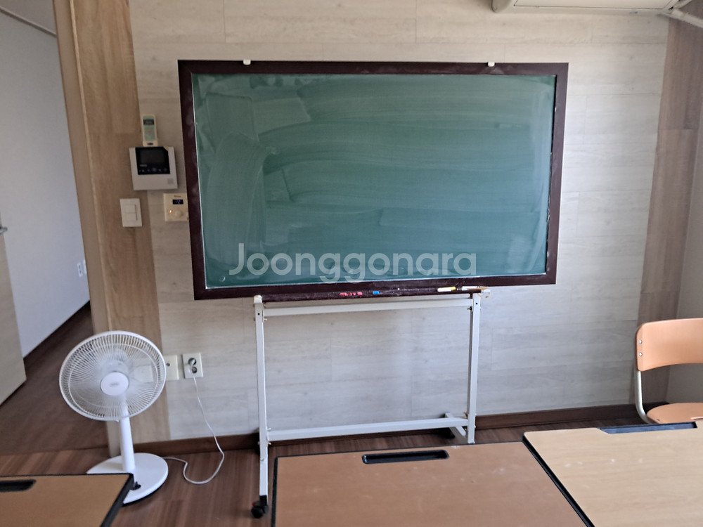 교원 학생책상 의자 세트 + 전자칠판--1