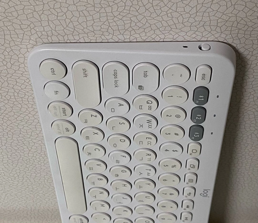 로지텍 K380 블루투스 키보드 화이트 이미지