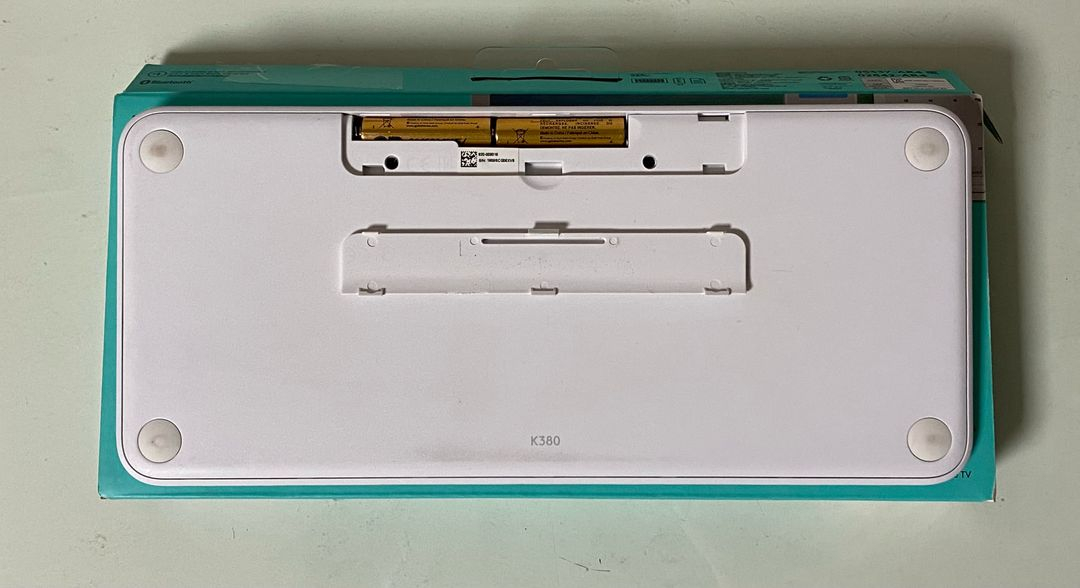 로지텍 K380 블루투스 키보드 화이트 이미지