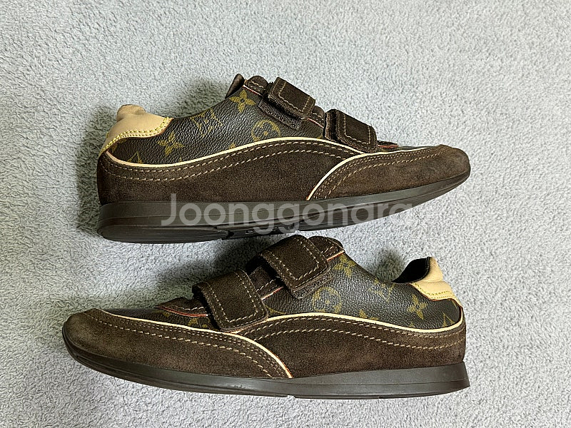 250 루이비통 벨크로 모노그램 스니커즈--2