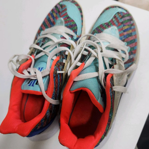 나이키 카이리 로우2 멀티컬러 이미지