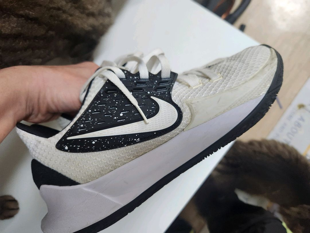 나이키 카이리 2 로우 이미지