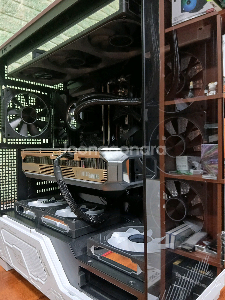 미사용 ) 9800X3D & RTX5070TI 컴퓨터 PC 판매--2