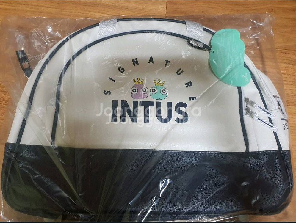 배드민턴 가방 인투스 보스턴백 새상품 팝니다.택포--0