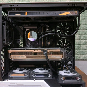 반본체 ) 미사용 9800X3D & RTX5070TI 컴퓨터