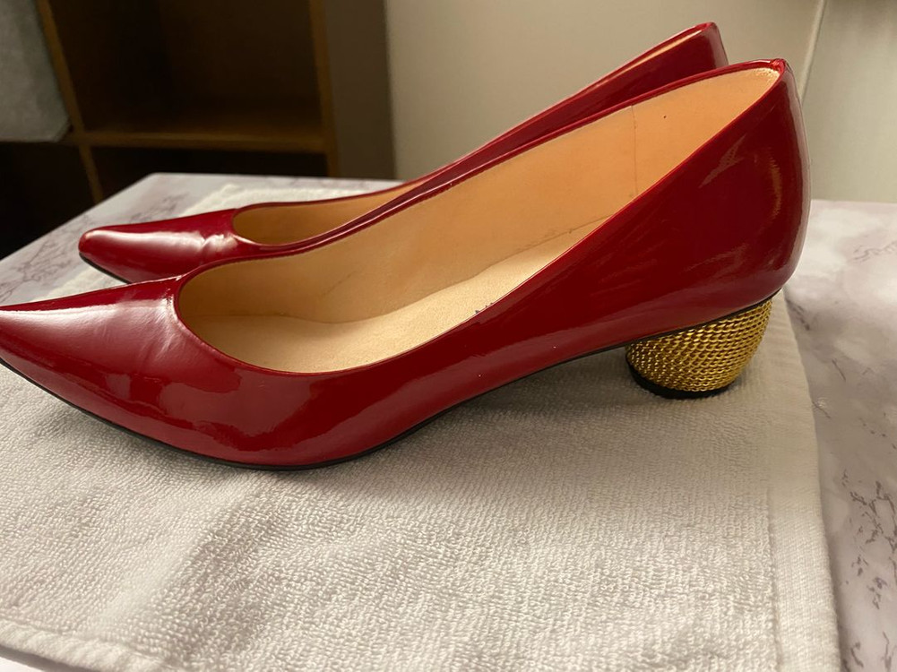 스튜어트 와이츠먼 골드굽 레드 펌프스 235--2