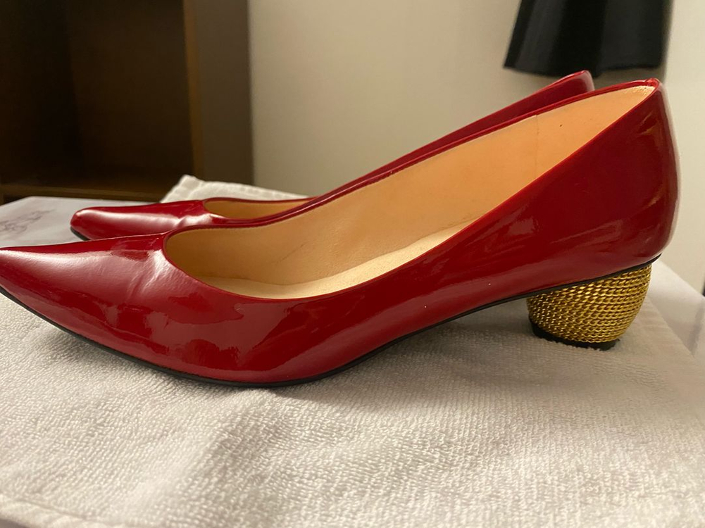 스튜어트 와이츠먼 골드굽 레드 펌프스 235--1