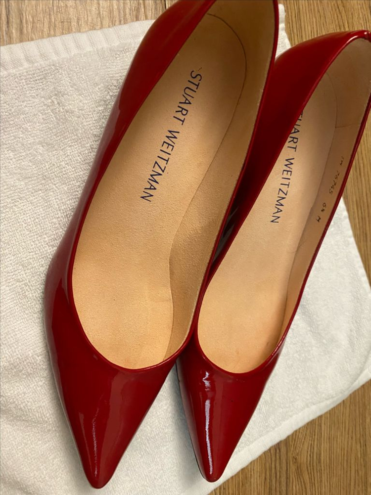 스튜어트 와이츠먼 골드굽 레드 펌프스 235--3