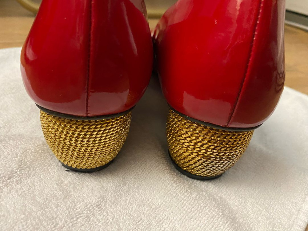 스튜어트 와이츠먼 골드굽 레드 펌프스 235--4