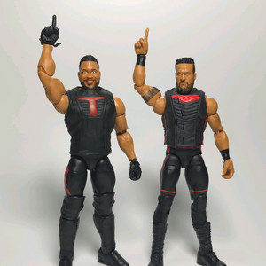 WWE 피규어 엘리트 118 통가로아, 타마통가