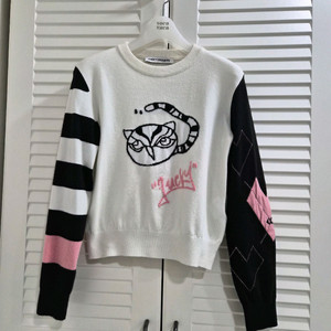 럭키슈에뜨 니트 팝니다.