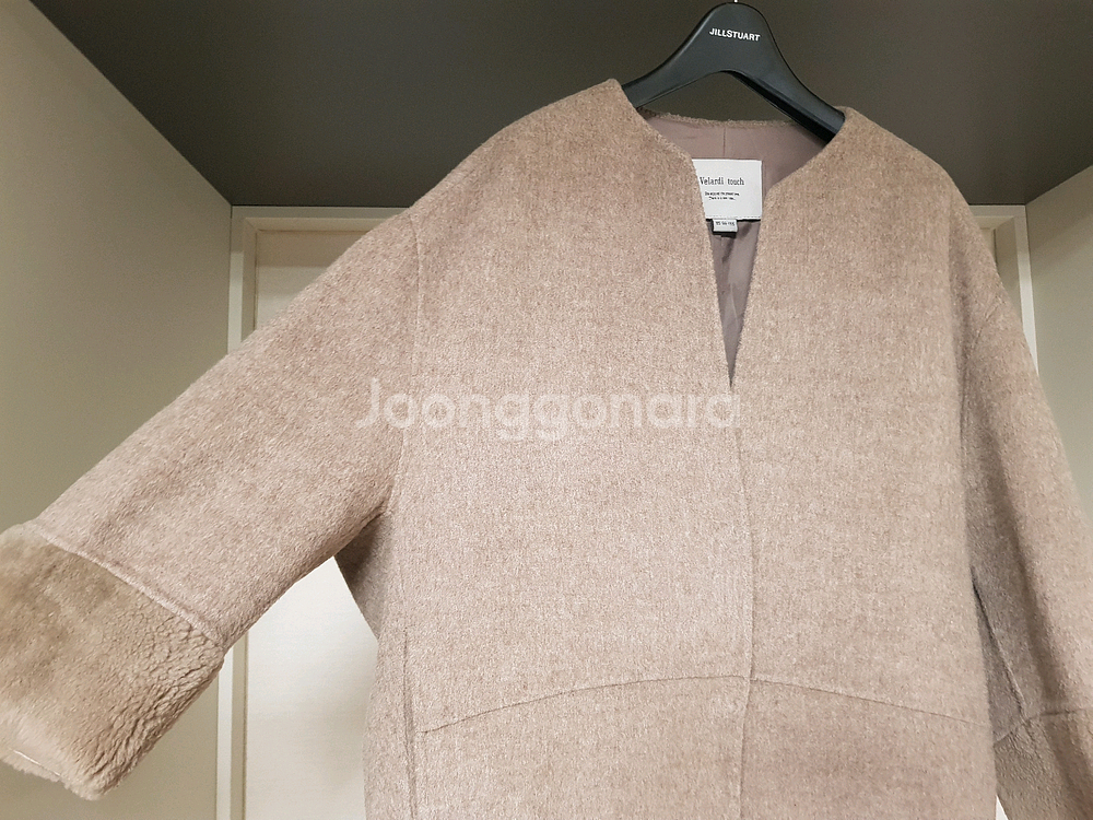 벨라디터치 리얼무스탕배색 핸드메이드 코트--2