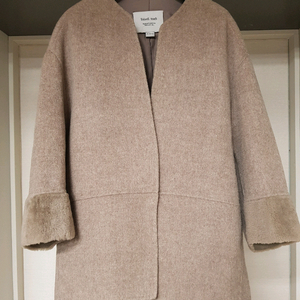 벨라디터치 리얼무스탕배색 핸드메이드 코트