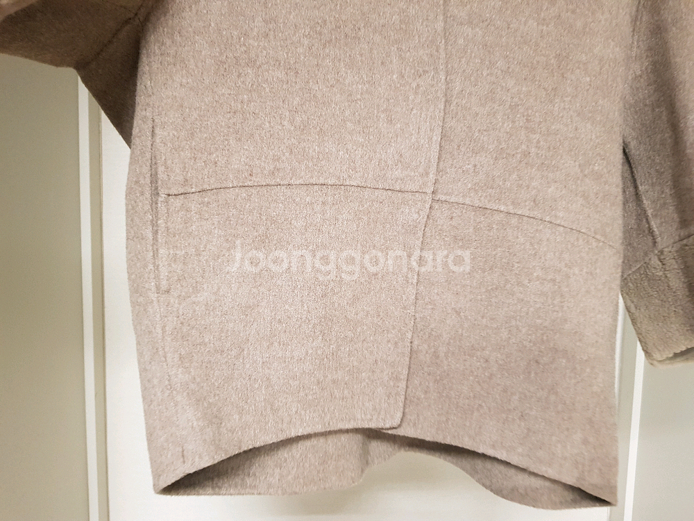 벨라디터치 리얼무스탕배색 핸드메이드 코트--3
