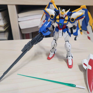 무료배송 RG윙건담EW 가조립 팝니다.