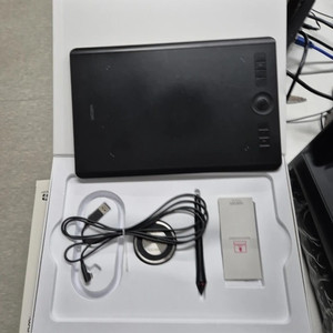 와콤 인튜어스 프로 PTH-660 펜 태블릿