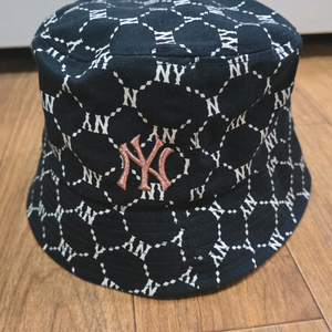 [직거래] MLB 뉴욕 양키스 모노그램 버킷햇 (59cm/L 빅사이즈) - 로즈골드 자수