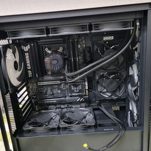 9800x3D 64GB 2TB 반본체 판매합니다.