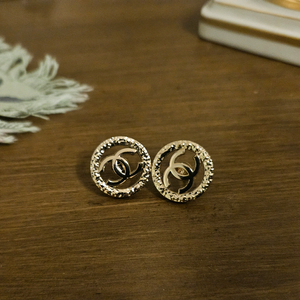 샤넬 CC 로고 골드 귀걸이