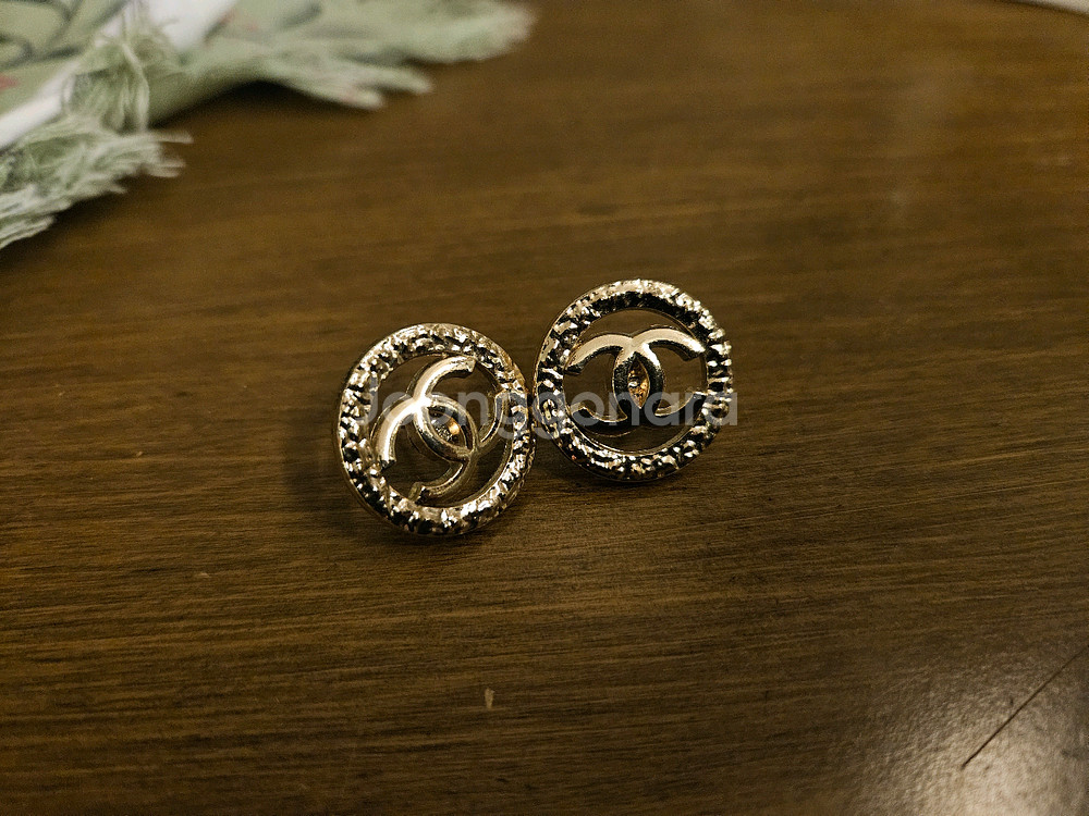 샤넬 CC 로고 골드 귀걸이--4