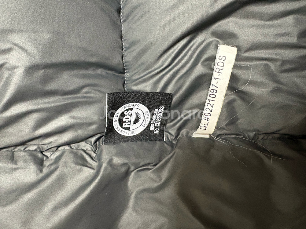 노스페이스 눕시 1992 차콜 패딩 판매--4