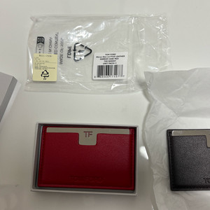 톰포드 뷰티 미러 카드지갑 판매