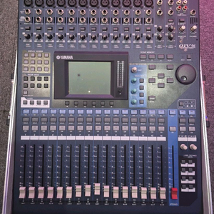 YAMAHA O1V96 디지털믹서 이미지