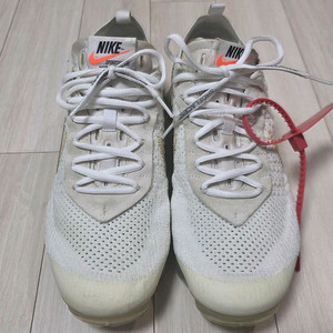 나이키x오프화이트 에어 베이퍼맥스 V2 화이트