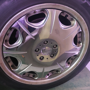 중고휠 19인치 크롬휠 1개 구해봅니다 PRAUDIO 크롬휠