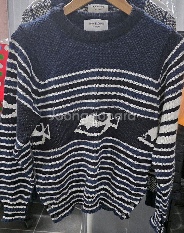 정품)톰브라운 피쉬스트라이프 니트 새상품--1