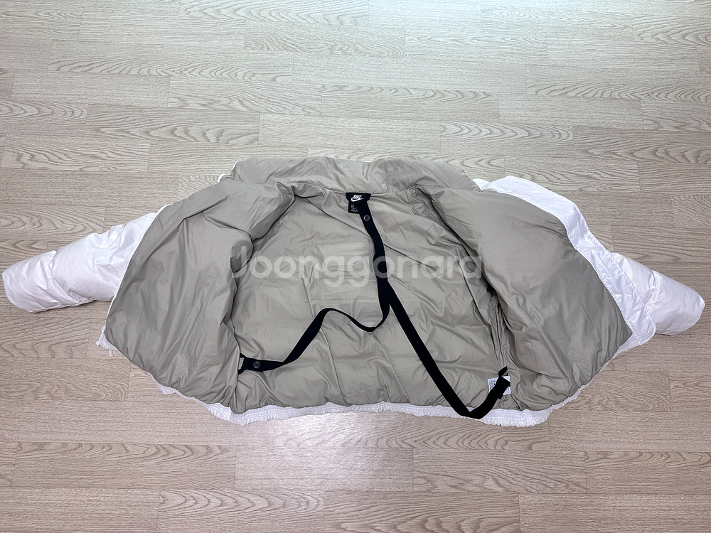 나이키 여성용 패딩--1