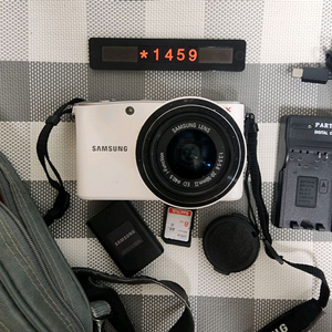 삼성 NX 100 디지털카메라 화이트바디 가방세트 이미지