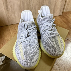 아디다스 이지부스트 350 v2 스태틱 (논리플렉티브) 235 이미지