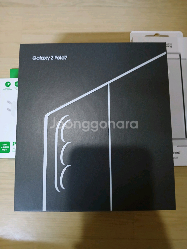갤럭시 Z폴드7 1TB 블랙 새제품--3